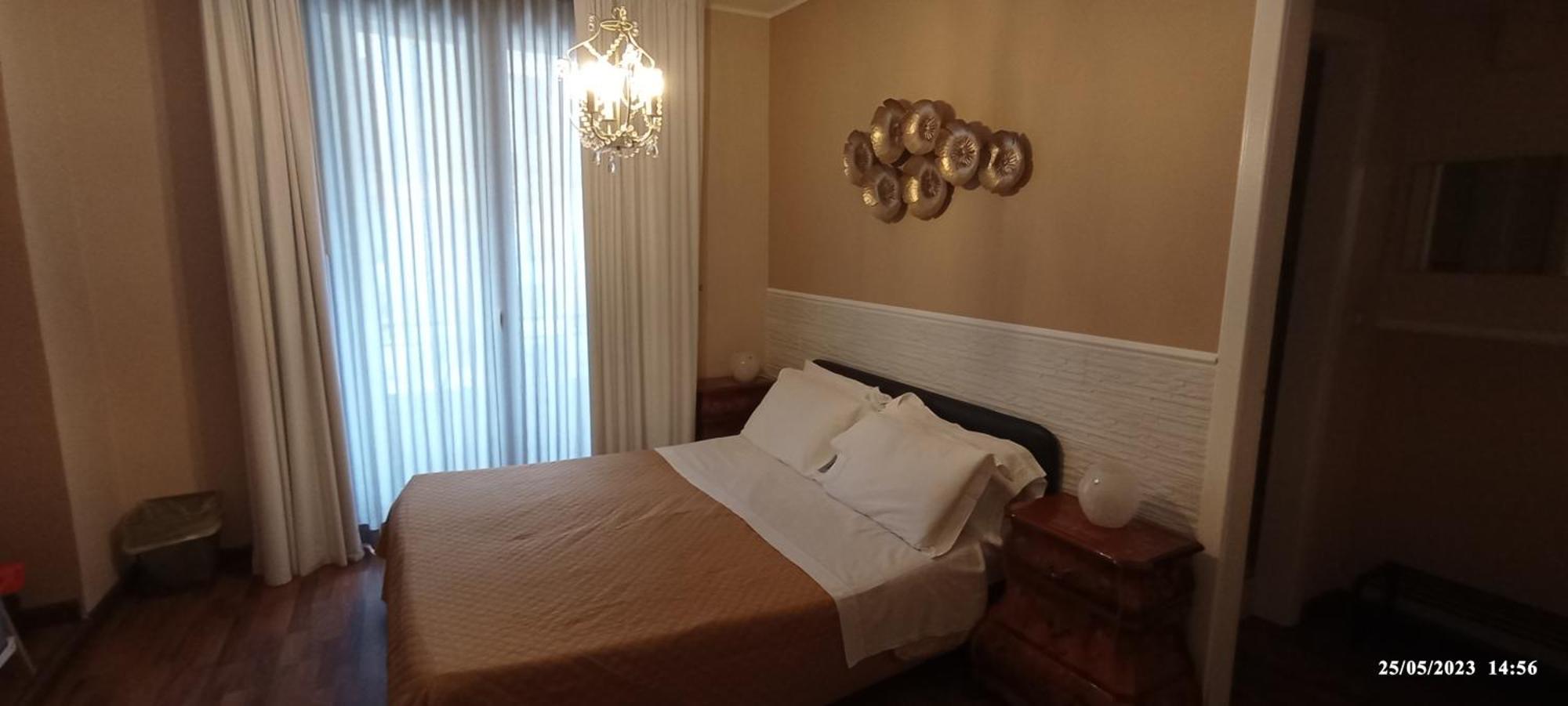 B&B Elios Rooms คาตาเนีย ภายนอก รูปภาพ